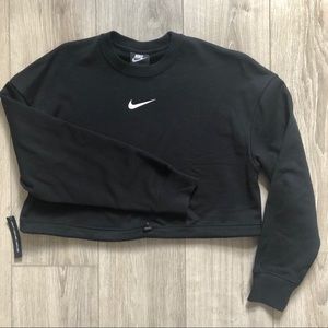 Nike Sportswear Swoosh